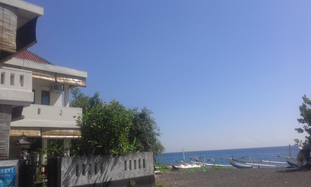 Sudi Homestay Amed Екстериор снимка
